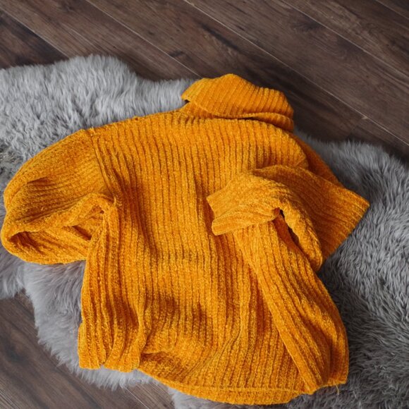 Big Sloughy Dark Mustard Sweater - Picture 5 of 5